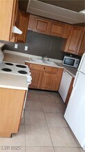 5165 E Glendale Ave in Las Vegas, NV - Building Photo - Building Photo