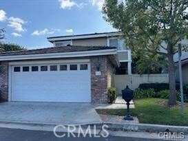 915 S Ridgecrest Cir in Anaheim, CA - Foto de edificio