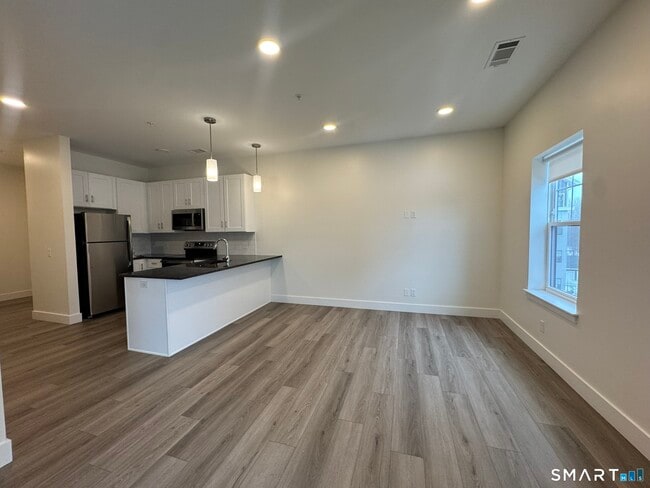 414 Berlin Tpke in Berlin, CT - Building Photo - Building Photo