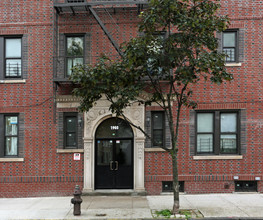 1905 Hunt Ave in Bronx, NY - Foto de edificio - Building Photo