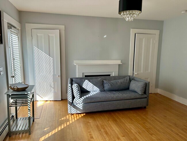 28 Langdon St in Portsmouth, NH - Building Photo - Building Photo