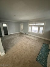 10717 Park Heights Ave in Garfield Heights, OH - Foto de edificio - Building Photo