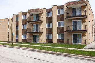 10 W 137th ST in Riverdale, IL - Building Photo - Building Photo