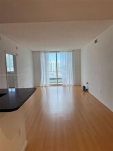 18800 NE 29th Ave, Unit 1008 in Miami, FL - Foto de edificio - Building Photo