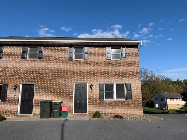 1520 N Reading Rd in Stevens, PA - Foto de edificio - Building Photo