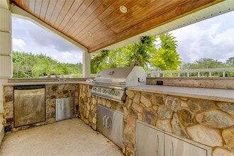 18605 Avenue Monaco in Lutz, FL - Building Photo - Building Photo