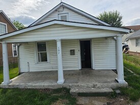 107 10th St SW in Roanoke, VA - Building Photo
