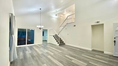 23169 Golden Eye Ln, Unit 1 in Moreno Valley, CA - Foto de edificio - Building Photo