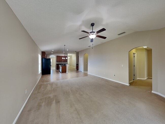 181 E New England Dr in Elkton, FL - Building Photo - Building Photo