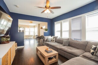 2906 N Harding Ave in Chicago, IL - Building Photo - Building Photo