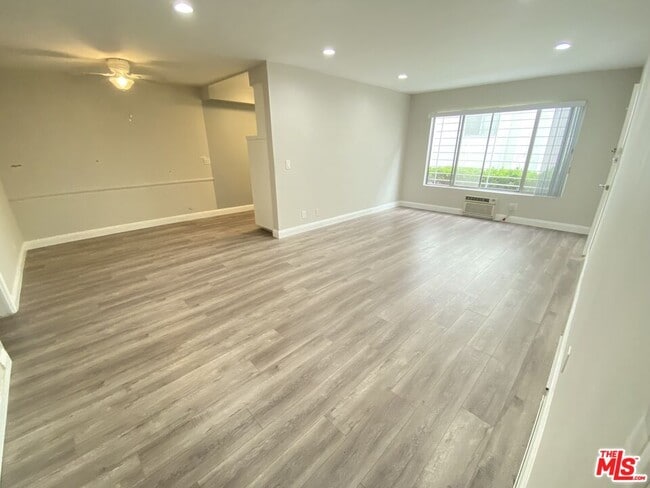 property at 1023 Laurel Ave