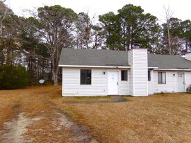 206 Cedar Ridge Ln in Havelock, NC - Building Photo