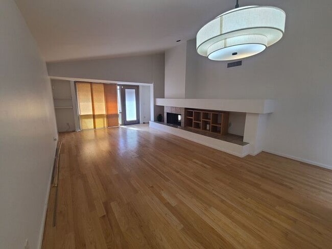 property at 3118 E Macenroe Ln