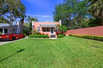 36 Palm Square in Delray Beach, FL - Building Photo - Building Photo