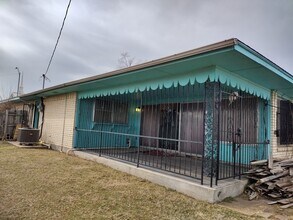 1501 SW Monroe Ave in Lawton, OK - Building Photo - Building Photo