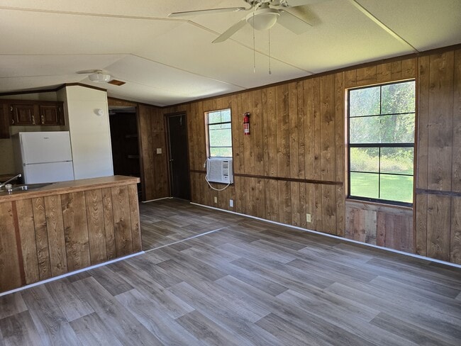 472 Ruben Wells Rd in Hinesville, GA - Foto de edificio - Building Photo