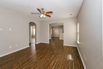 9915 White Poplar Dr in Olive Branch, MS - Building Photo - Building Photo