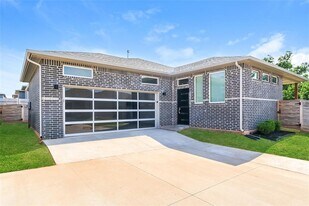 11319 Paradise Out Ln in Oklahoma City, OK - Building Photo
