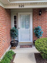 321 Sheffield Dr in Schaumburg, IL - Building Photo - Building Photo