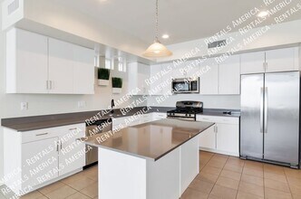 872 E Park Modern Dr in Tucson, AZ - Foto de edificio - Building Photo