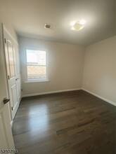 164 Smith St-Unit -2 in Elizabeth, NJ - Building Photo - Building Photo
