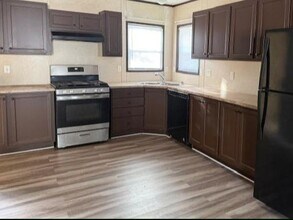 495 Blackbird Ln in Madison, WI - Building Photo - Building Photo