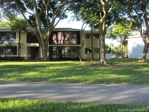 9719 Hammocks Blvd in Miami, FL - Building Photo - Building Photo