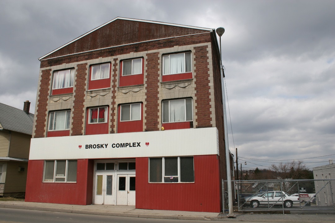 Brosky Complex in Du Bois, PA - Foto de edificio