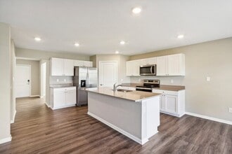 523 Marsh Aster Dr in Greenfield, IN - Foto de edificio - Building Photo