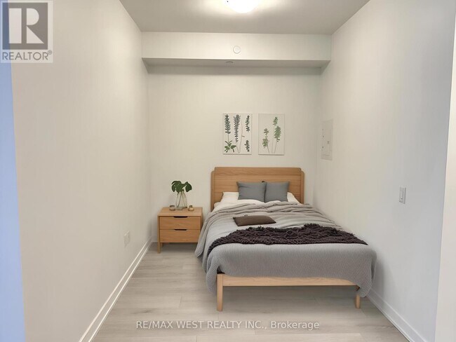 28 Freeland St in Toronto, ON - Building Photo - Building Photo