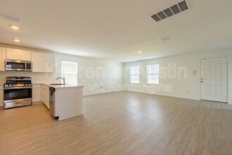 214 Sambre St in Niederwald, TX - Building Photo - Building Photo