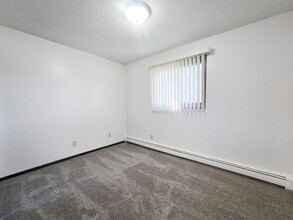 Park Apartments - 516 in Jamestown, ND - Building Photo - Interior Photo