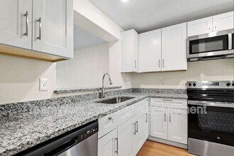 8483 Yadkin Cir in North Charleston, SC - Building Photo - Building Photo
