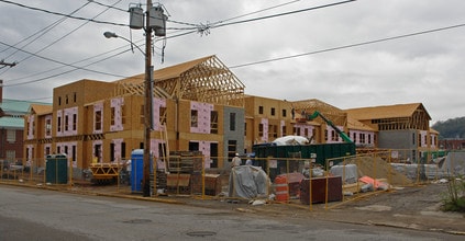 Jefferson Place in Charleston, WV - Foto de edificio - Building Photo
