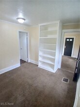 32 E Faith St in Struthers, OH - Building Photo - Building Photo