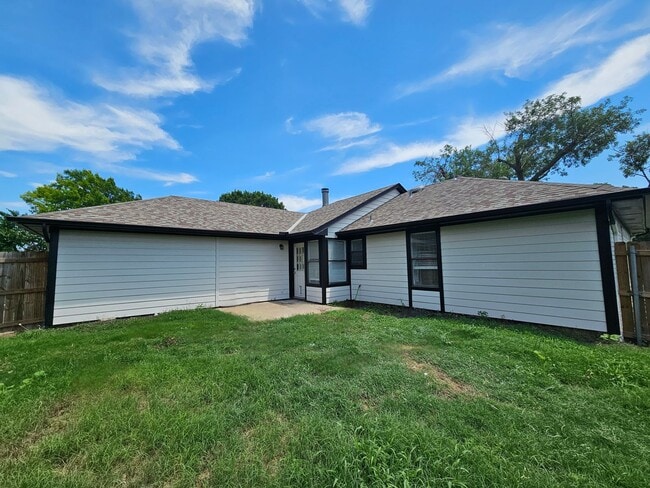 1307 Edelweiss Dr in Allen, TX - Building Photo - Building Photo