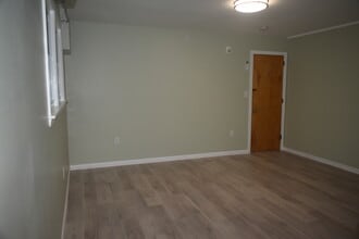 1550 CT-12 in Ledyard, CT - Foto de edificio - Building Photo