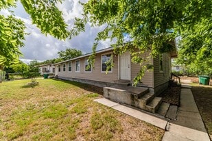 508 Bee St in San Antonio, TX - Building Photo