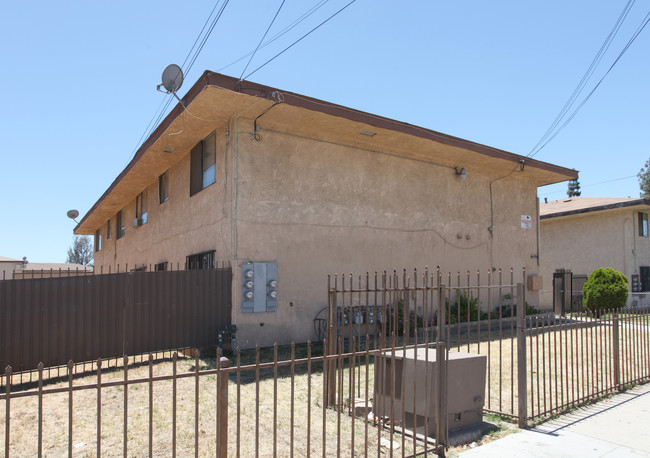 1562 Laurel Ave in Pomona, CA - Building Photo - Building Photo