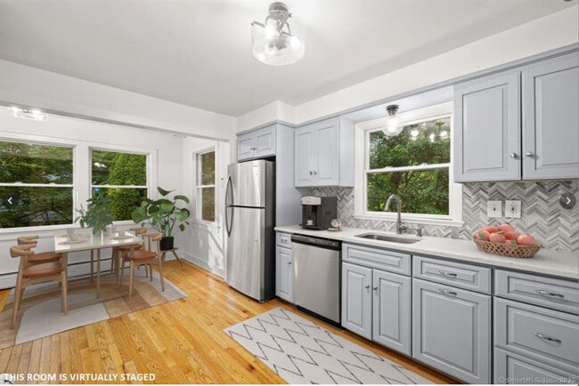 412 Main St in New Canaan, CT - Building Photo - Building Photo