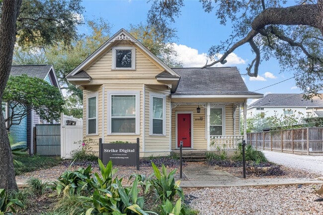 property at 315 W 9th St