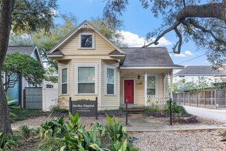 315 W 9th St in Houston, TX - Building Photo - Building Photo