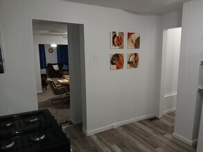 2411 Spring St in Pittsburgh, PA - Building Photo - Building Photo