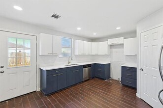 1941 Copper Mountain Dr in Justin, TX - Building Photo - Building Photo