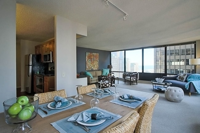 236 E Wacker Dr in Chicago, IL - Building Photo - Building Photo