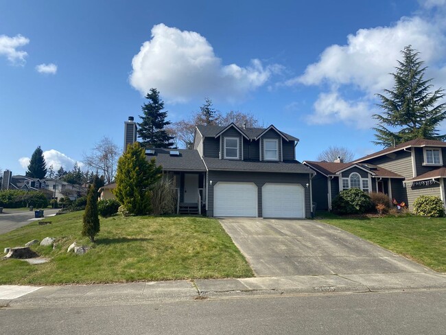 32337 18th Ave SW in Federal Way, WA - Building Photo - Building Photo