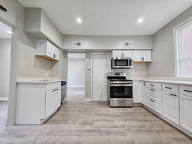 1925 W Warner Ave in Chicago, IL - Building Photo