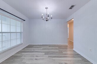 1176 Lake Pl Ct in Lakeland, FL - Foto de edificio - Building Photo