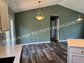6235 Cascade Rd SE in Grand Rapids, MI - Building Photo - Building Photo