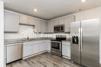 119 Kingston Ct in Griffin, GA - Building Photo - Building Photo